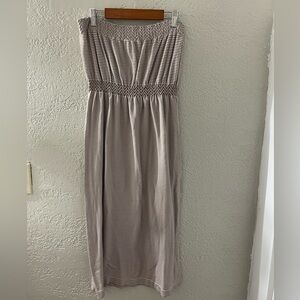 Expressions Women’s Beige and White Striped Strapless Maternity Maxi Dress S/M